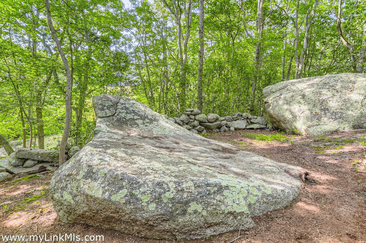 44 Cencelle Chilmark, MA 02535 - Photo 10 of 51
