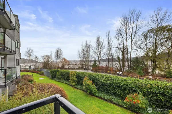 $845,000 | 6121 Northeast 175th Street, Unit A402, Kenmore, WA 98028