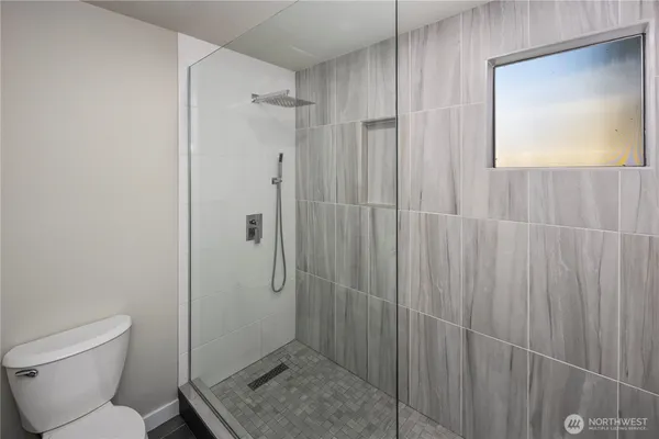 $845,000 | 6121 Northeast 175th Street, Unit A402, Kenmore, WA 98028