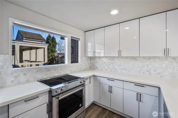 $845,000 | 6121 Northeast 175th Street, Unit A402, Kenmore, WA 98028