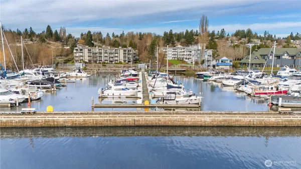 $845,000 | 6121 Northeast 175th Street, Unit A402, Kenmore, WA 98028