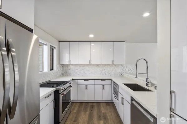 $845,000 | 6121 Northeast 175th Street, Unit A402, Kenmore, WA 98028