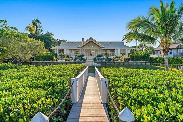 $5,775,000 | 116 South Sewalls Point Road, Sewall's Point, FL 34996