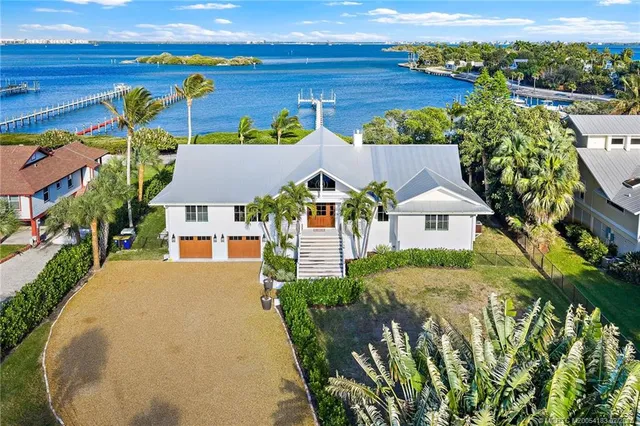 $5,775,000 | 116 South Sewalls Point Road, Sewall's Point, FL 34996