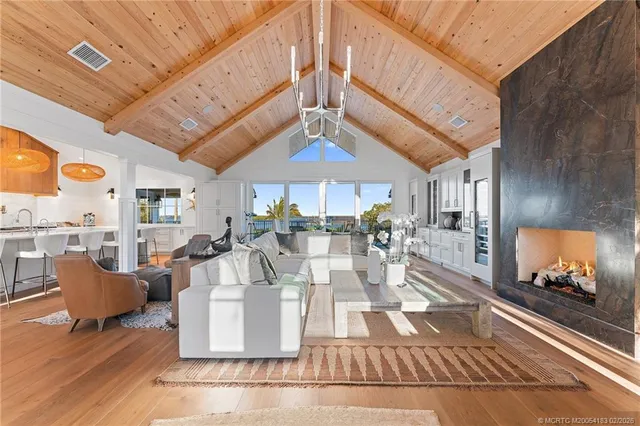 $5,775,000 | 116 South Sewalls Point Road, Sewall's Point, FL 34996