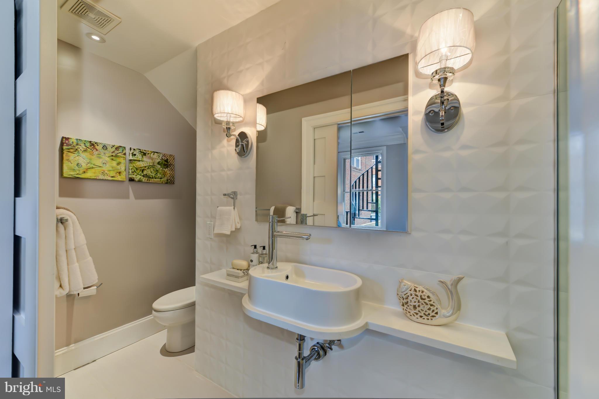 1817 Riggs Place Northwest, Unit 2 Washington, DC 20009 - Photo 14 of 21 Bath (Master)
