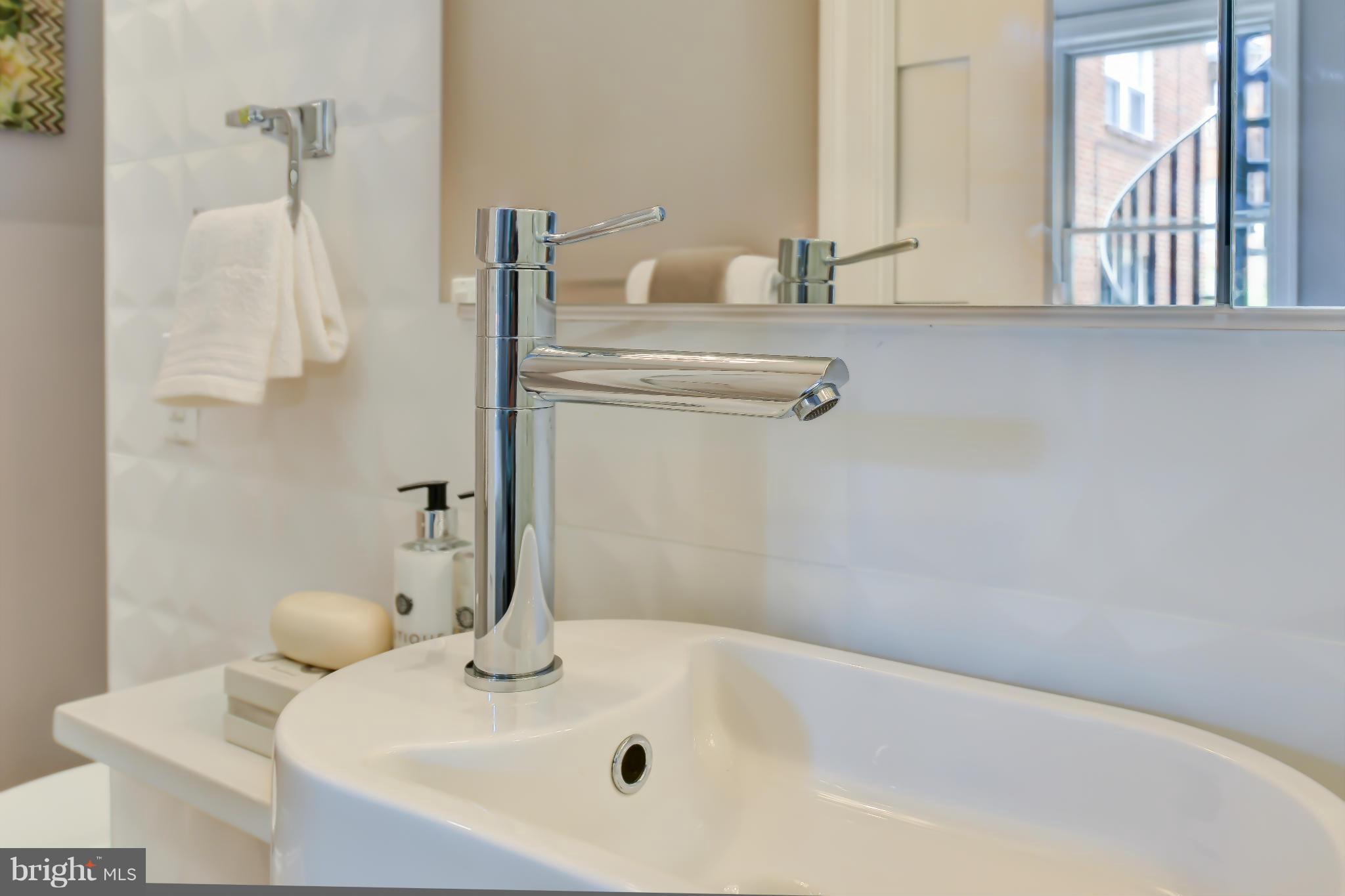 1817 Riggs Place Northwest, Unit 2 Washington, DC 20009 - Photo 15 of 21 Bath (Master)