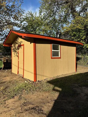 a view of a house with a outdoor space