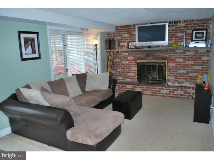 12 Sussex Road Evesham, NJ 08053 - Photo 3 of 24