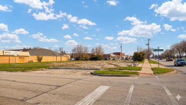 $469,000 | 525 Addison Road, Addison, IL 60101