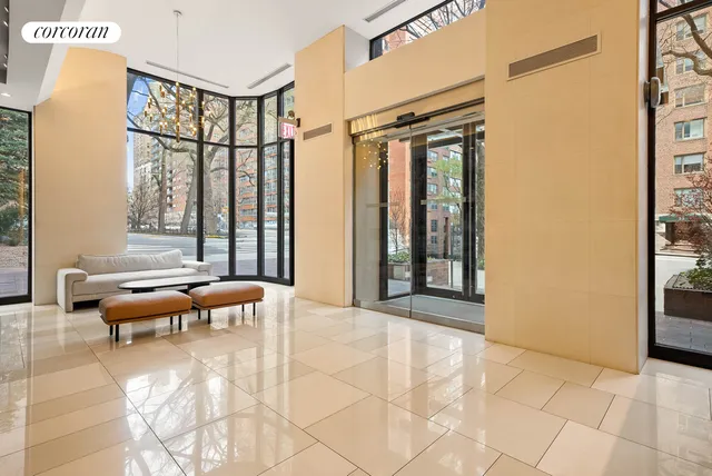 $2,270,000 | 52 East End Avenue, Unit 23A | Upper East Side