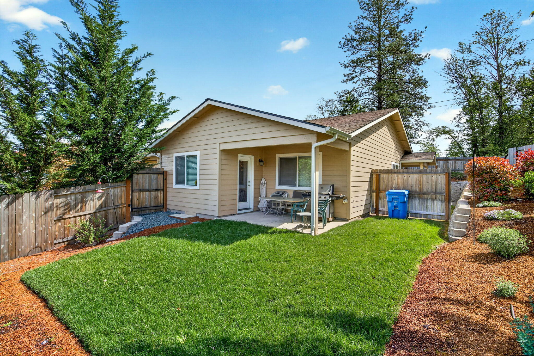 3001 Southwest University Road, Unit A & B Grants Pass, OR 97527 - Photo 32 of 38