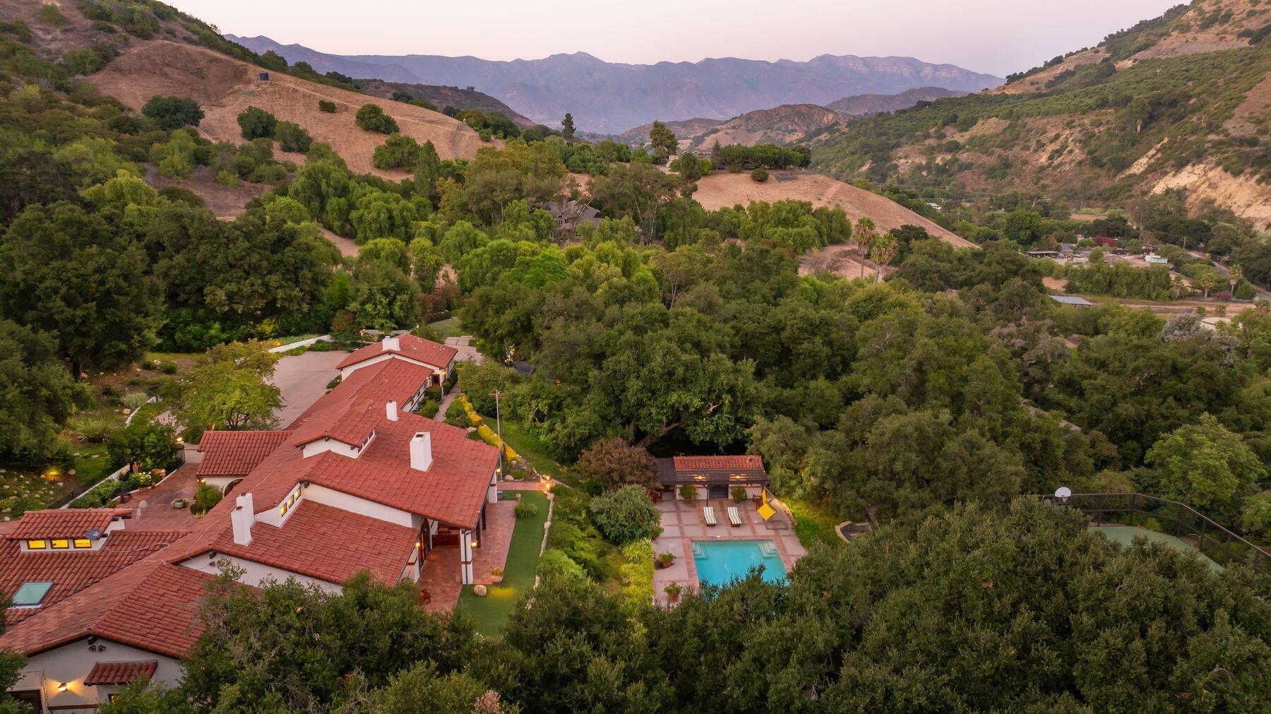 10883 Oak Knoll Road Ojai, CA 93023 - Photo 38 of 43 an aerial view of residential house with outdoor space and mountain view
