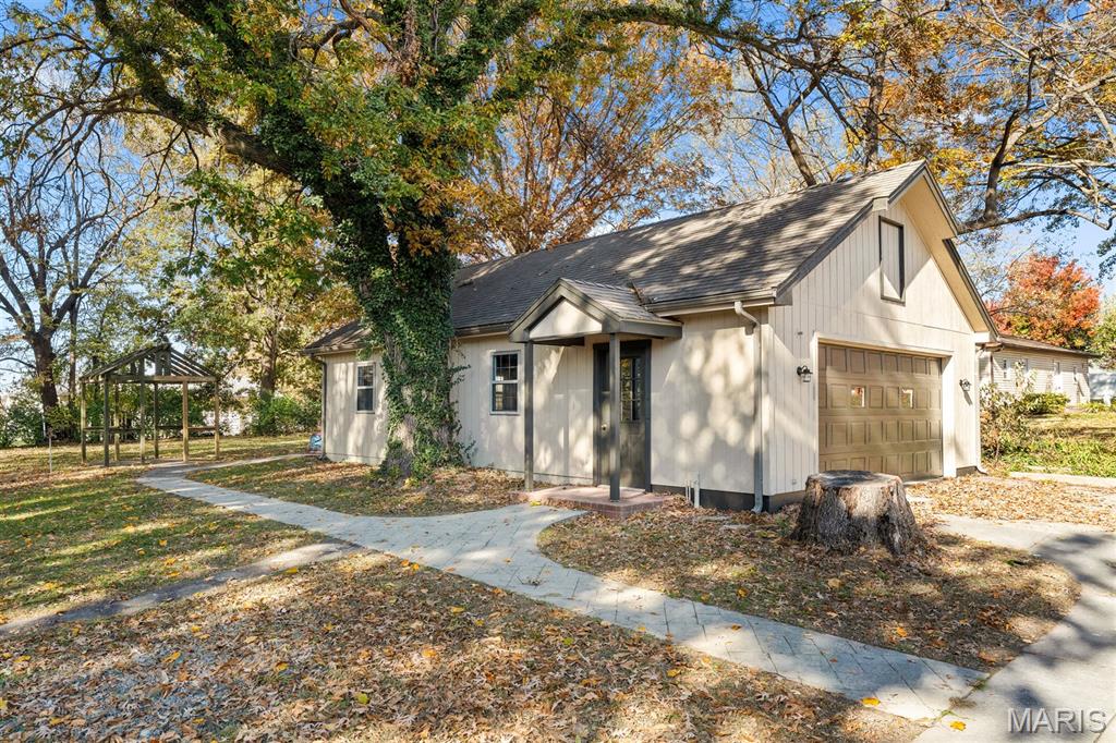 421 South Church Street Waterloo, IL 62298 - Photo 2 of 50