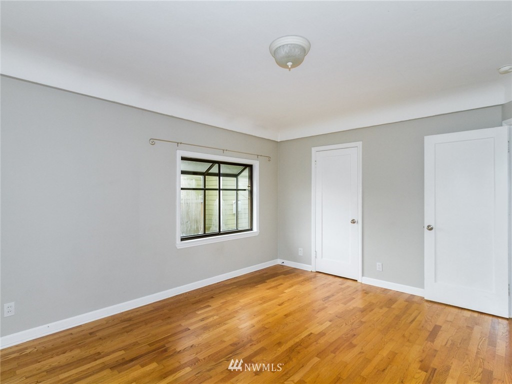 236 Wells Avenue North Renton, WA 98057 - Photo 8 of 18