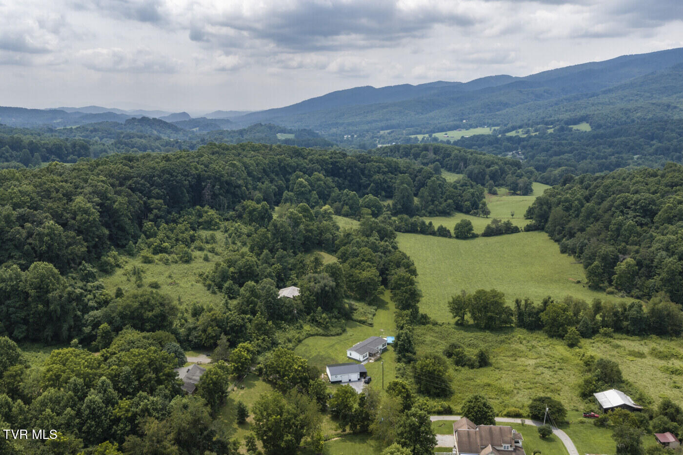 140 Jim Cable Road Elizabethton, TN 37643 - Photo 54 of 57 140 Jim Cable (56)