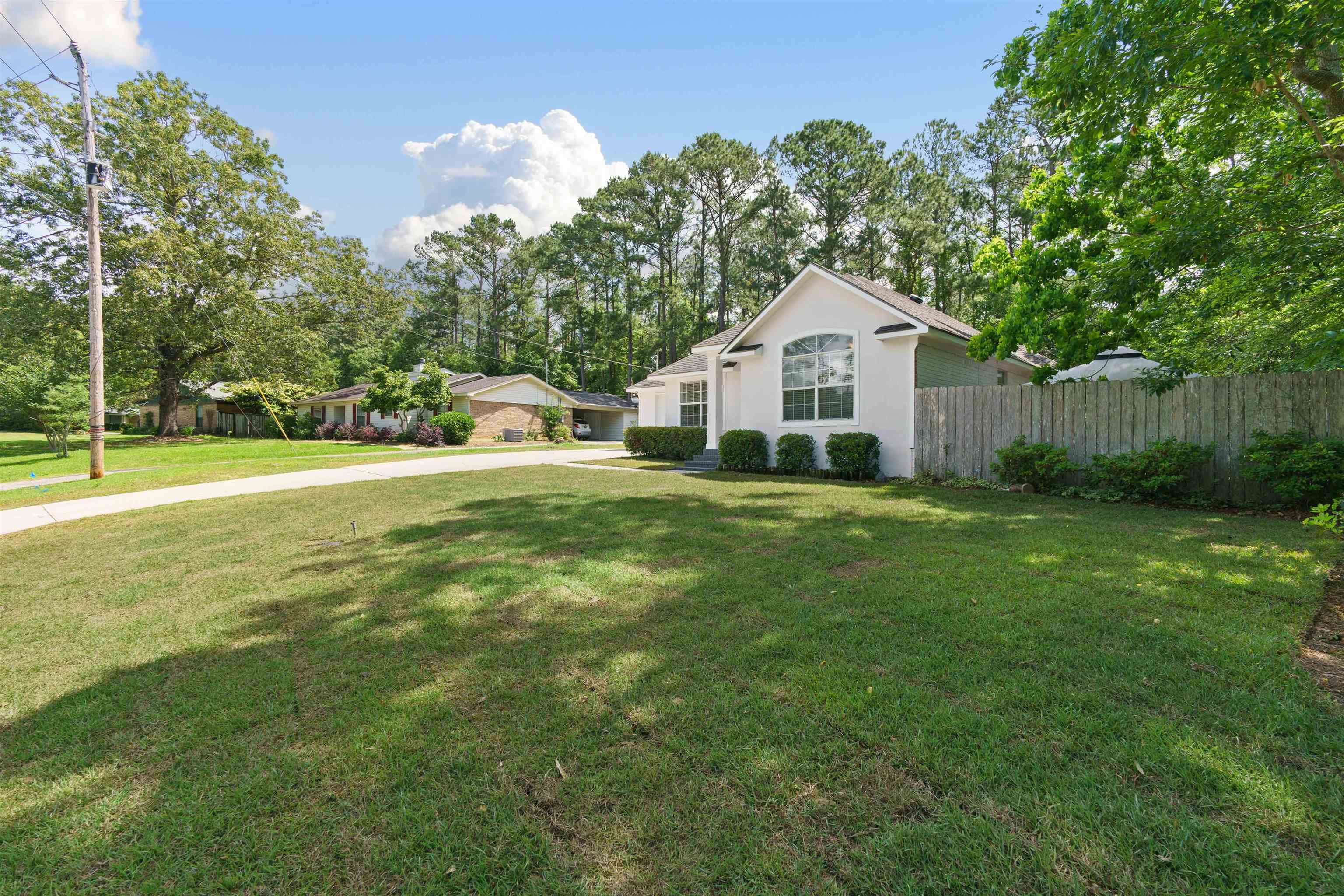 428 Ridgewood Drive Daphne, AL 36526 - Photo 3 of 28