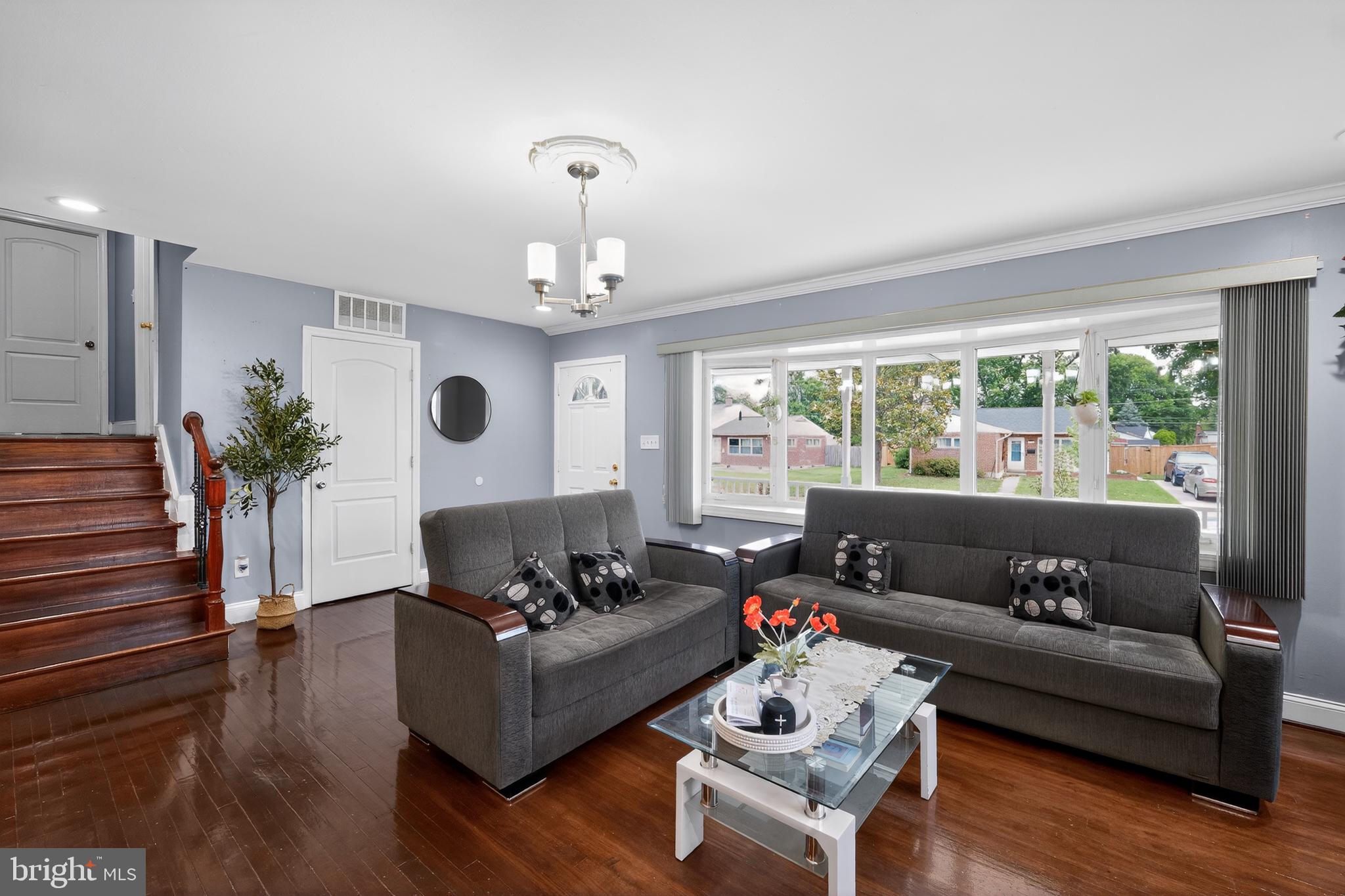 5909 Charnwood Road Catonsville, MD 21228 - Photo 5 of 31 Bright and inviting living space.