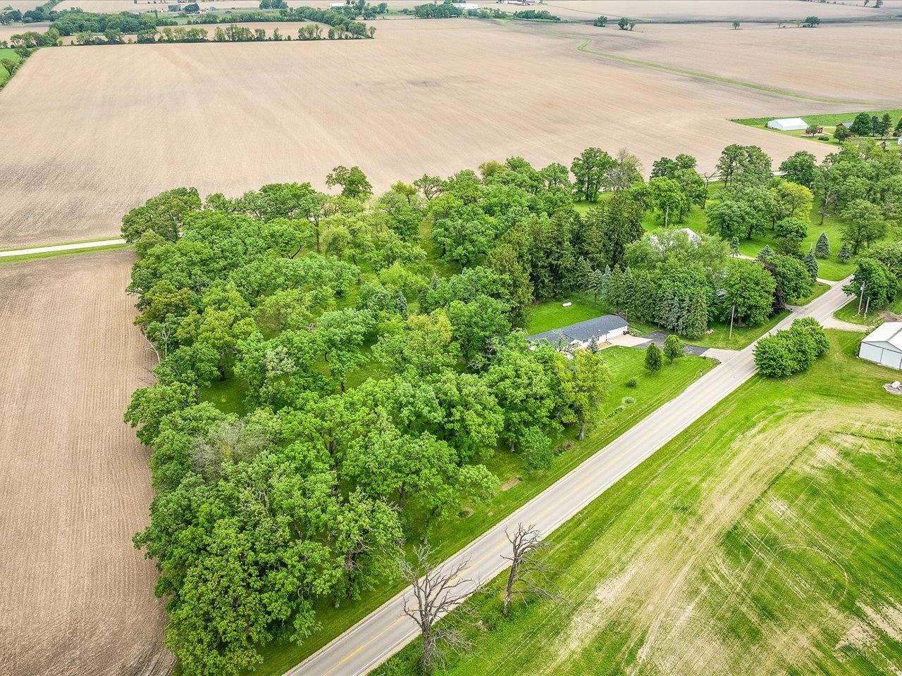 8500 Manchester Road Capron, IL 61012 - Photo 51 of 51 a view of a garden from a balcony