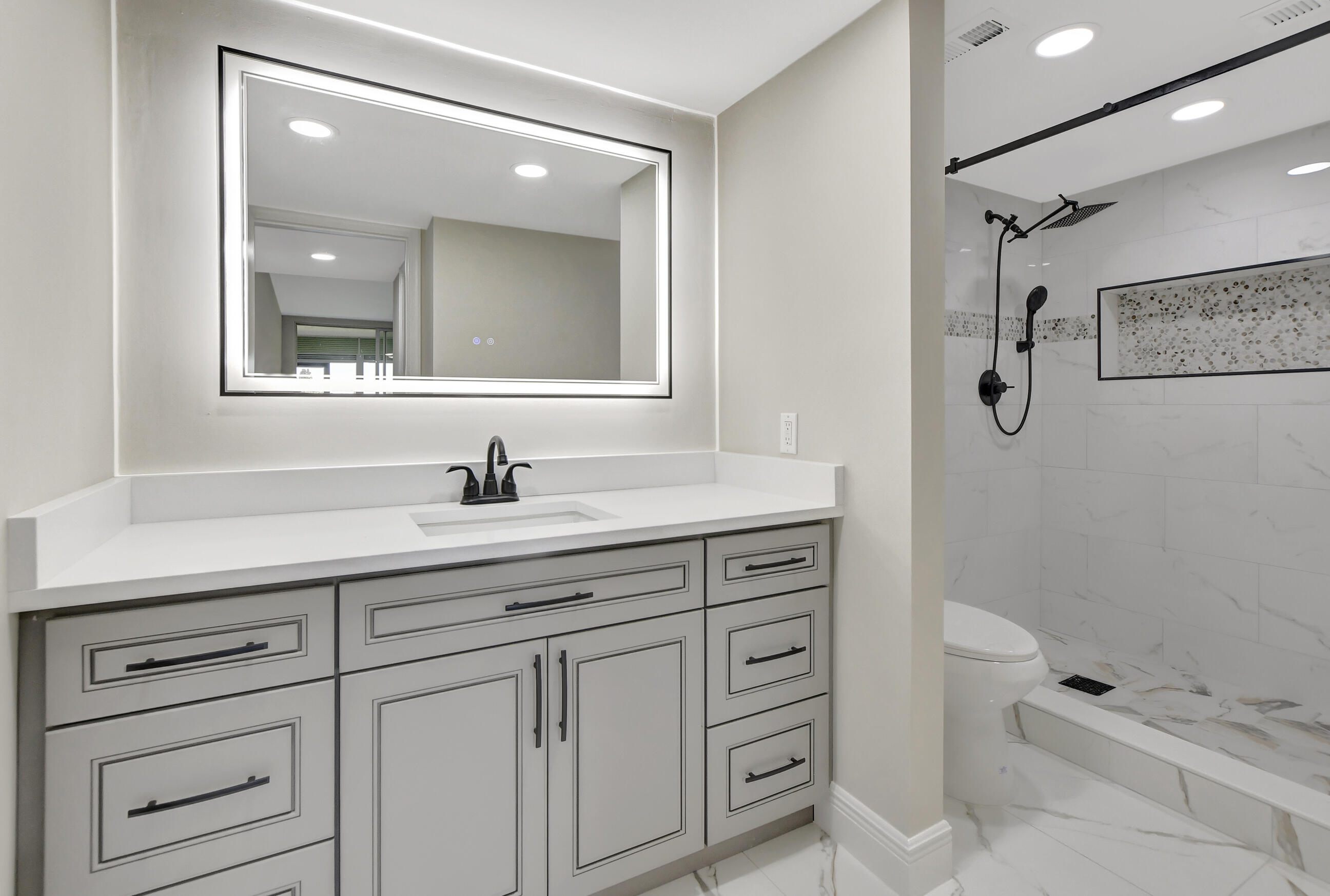 23277 Barwood Lane North, Unit 107 Boca Raton, FL 33428 - Photo 26 of 49 Master Bath