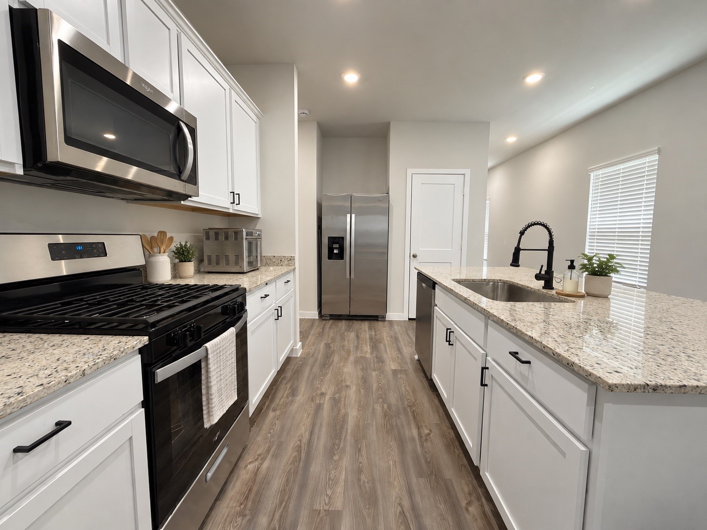 17327 King Eider Road Waller, TX 77484 - Photo 5 of 17 Gallery Image 5