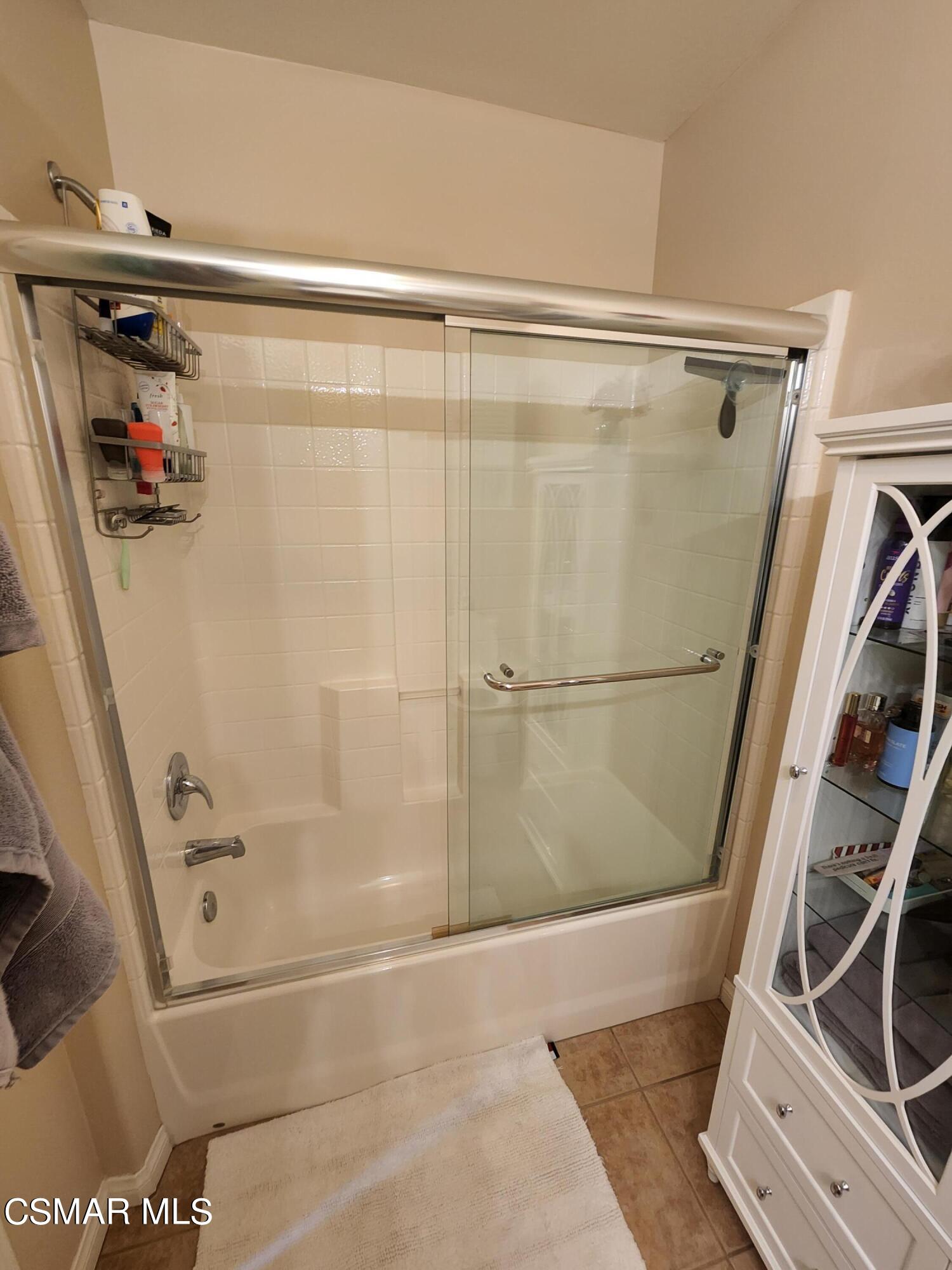 4121 Paredo Way, Unit D Simi Valley, CA 93063 - Photo 21 of 35 a bathroom with a shower