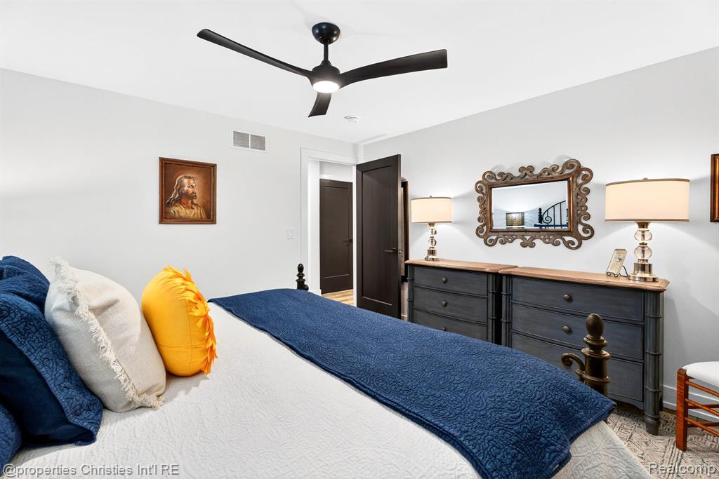 2647 Dorchester Road Birmingham, MI 48009 - Photo 82 of 99