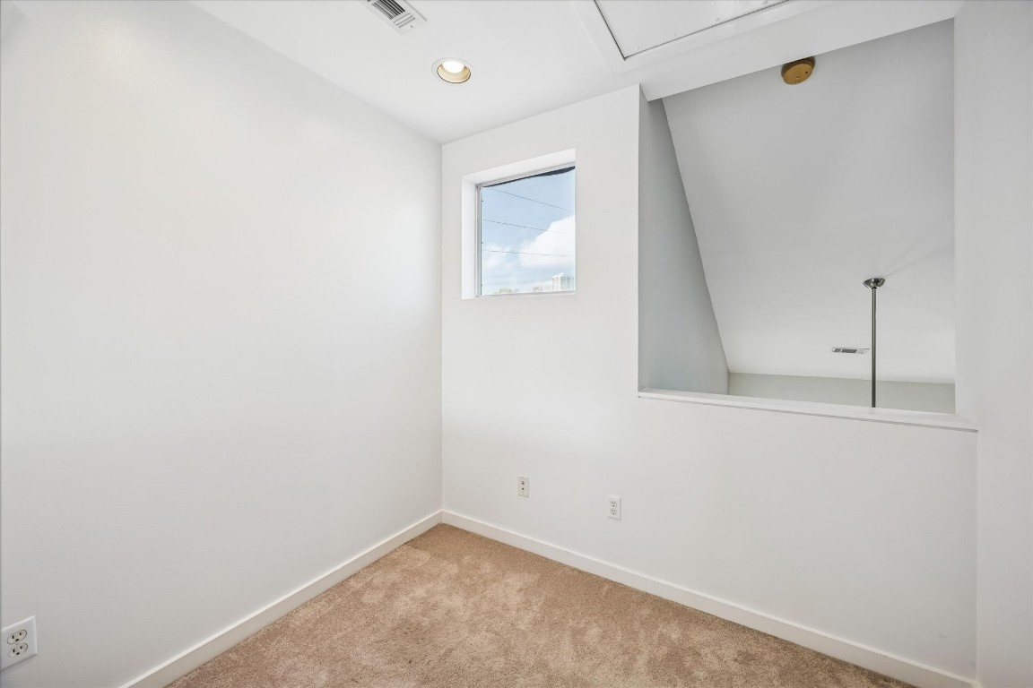 2508 Calumet Street, Unit E Houston, TX 77004 - Photo 16 of 31 a view of a small space