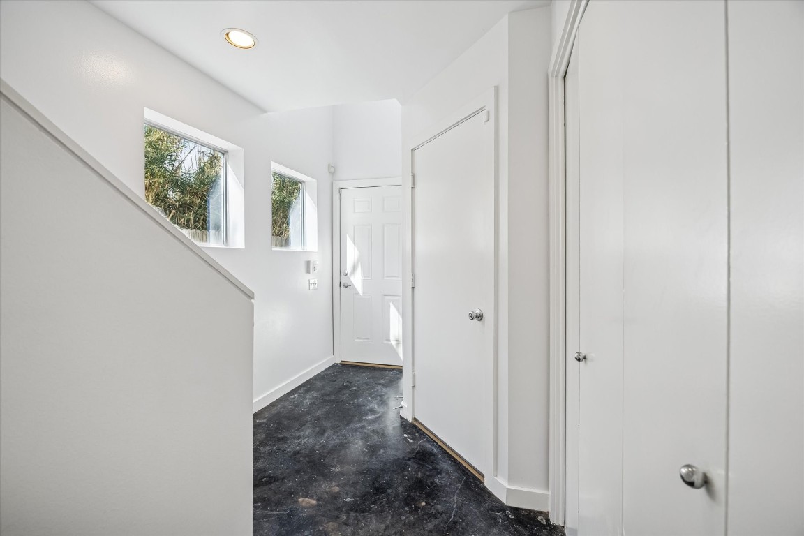 2508 Calumet Street, Unit E Houston, TX 77004 - Photo 18 of 31 a view of a hallway with windows