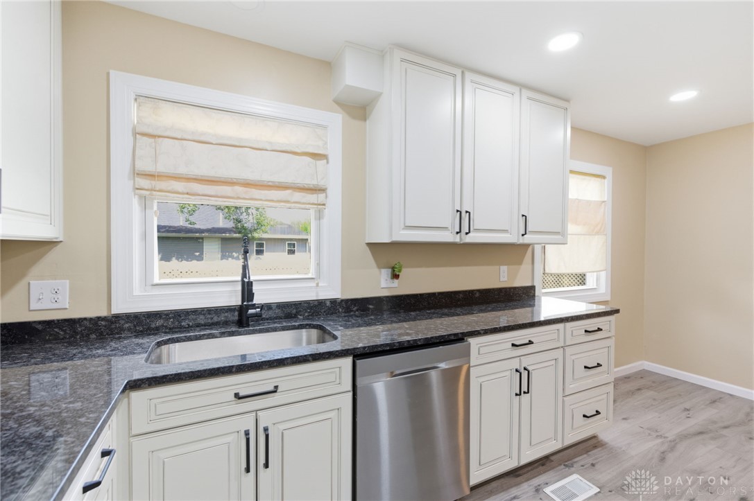 1290 Main Street Hamilton, OH 45013 - Photo 6 of 49