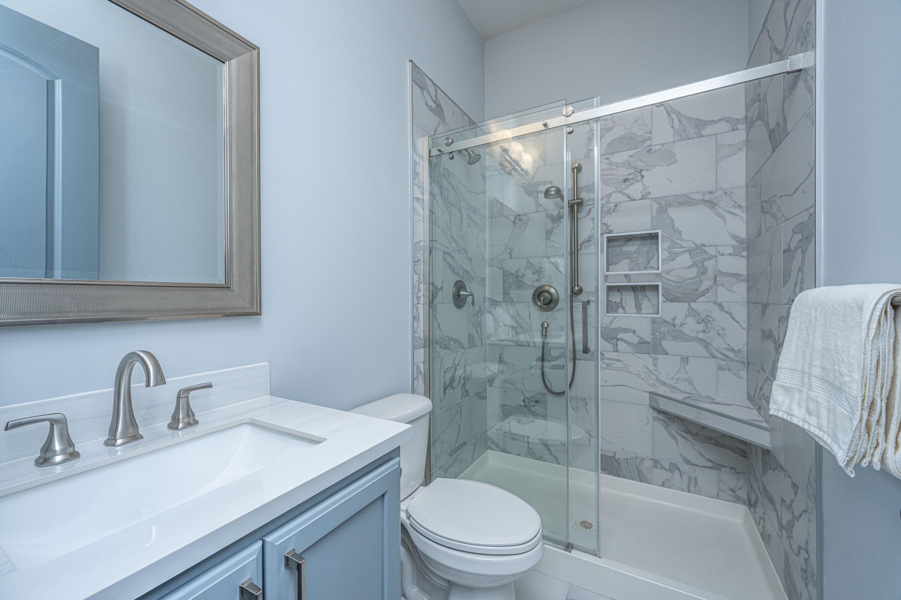 1543 Watoga Way Mount Pleasant, SC 29466 - Photo 23 of 65 Downstairs full guest bath