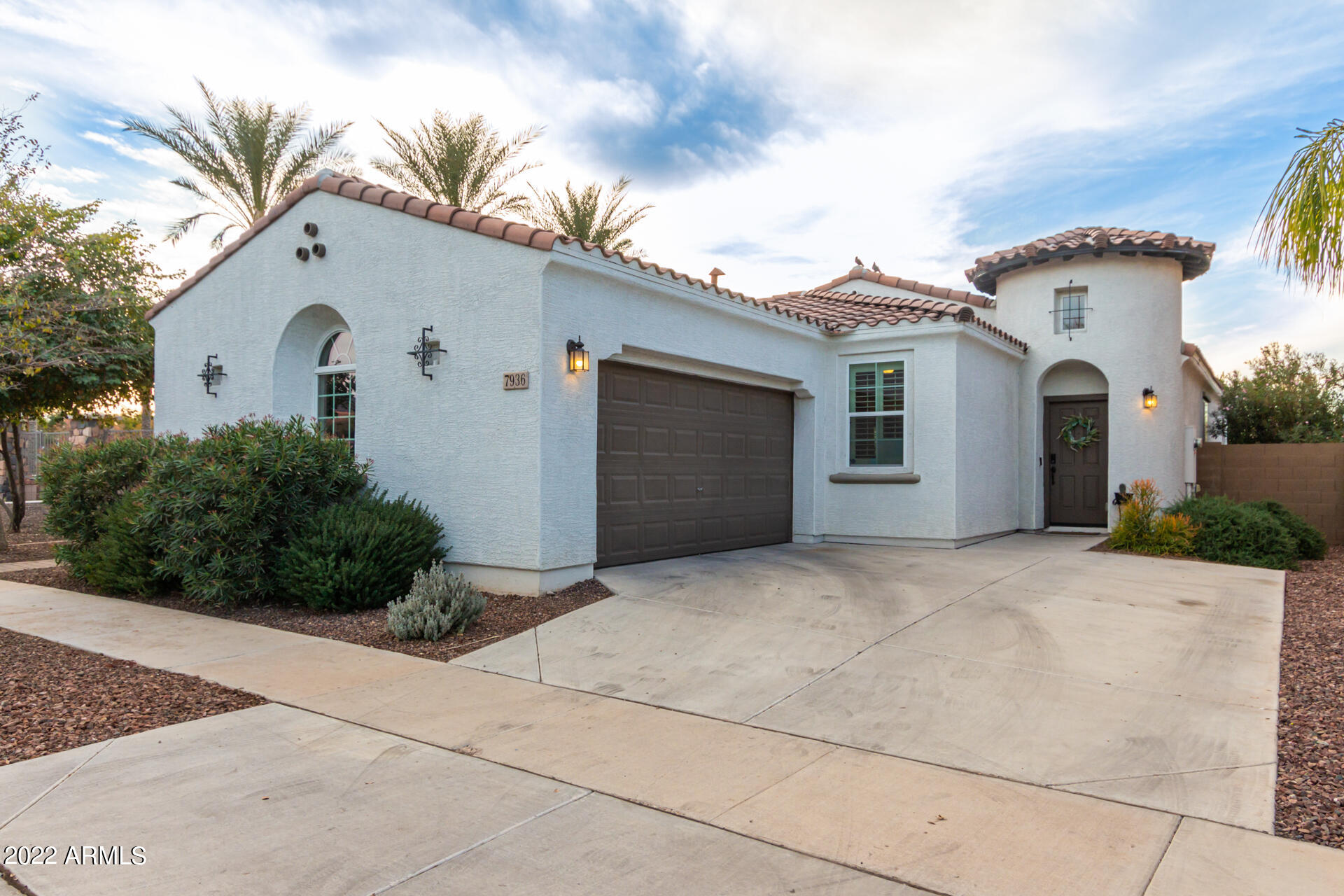 7936 South 7th Way Phoenix, AZ 85042 - Photo 1 of 25 01- 7th