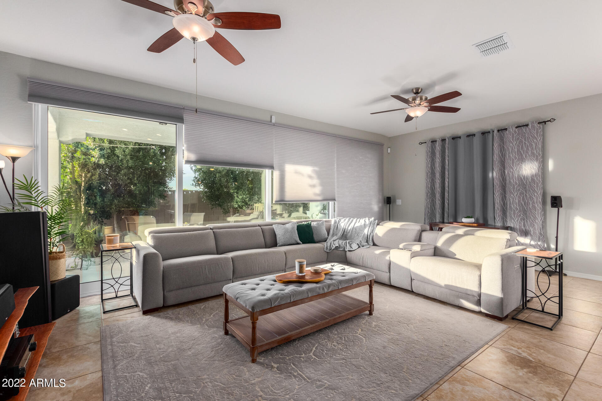 7936 South 7th Way Phoenix, AZ 85042 - Photo 3 of 25 03- 7th