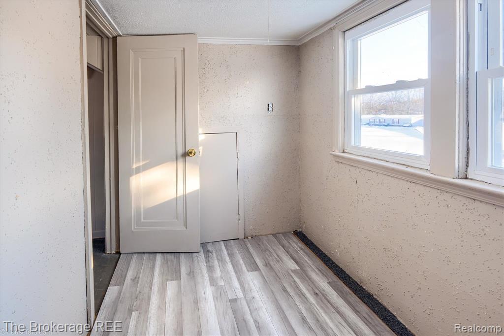 6449 Lapeer Road Burton, MI 48509 - Photo 35 of 47 Gallery Image 35