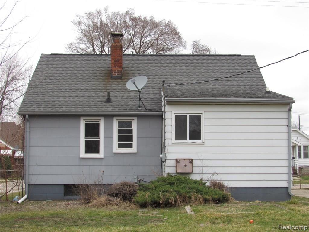 7260 Stephens Road Center Line, MI 48015 - Photo 7 of 40 261-590964 - (24).JPG