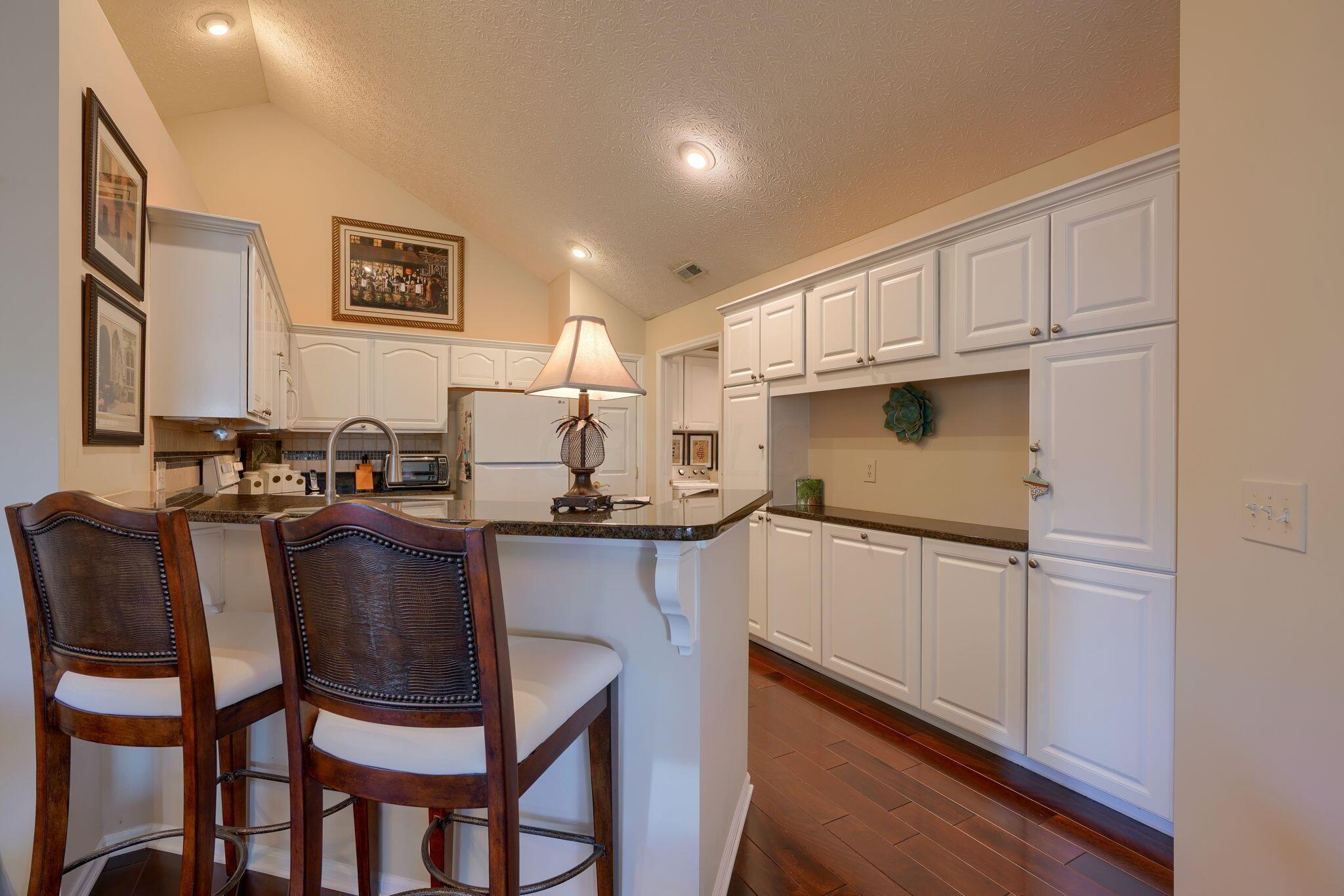 3732 Stoneway Point Powell, OH 43065 - Photo 22 of 43 Kitchen