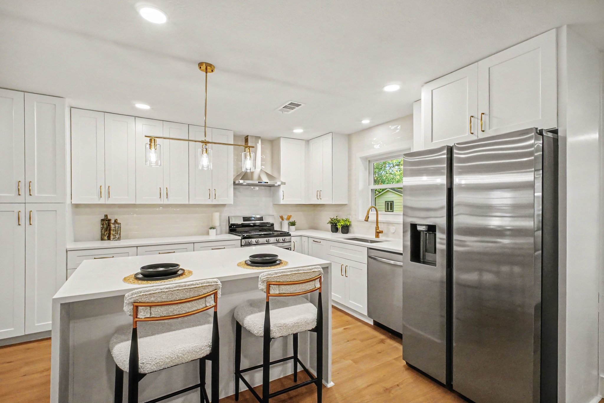 5443 Redstart Street Houston, TX 77096 - Photo 9 of 36