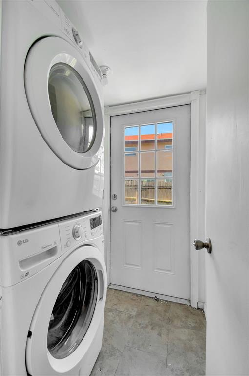 2420 Southwest 80th Terrace Miramar, FL 33025 - Photo 27 of 30 a utility room with dryer and washer