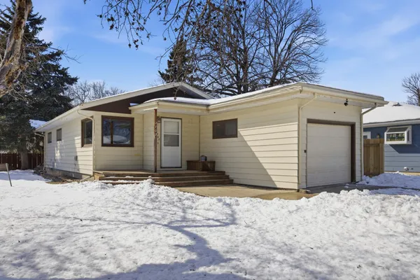$250,000 | 2702 9 1/2 Street North, Fargo, ND 58102