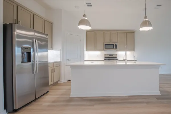 $2,400 | 5810 Sunkissed Drive, Fulshear, TX 77441