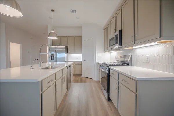 $2,400 | 5810 Sunkissed Drive, Fulshear, TX 77441