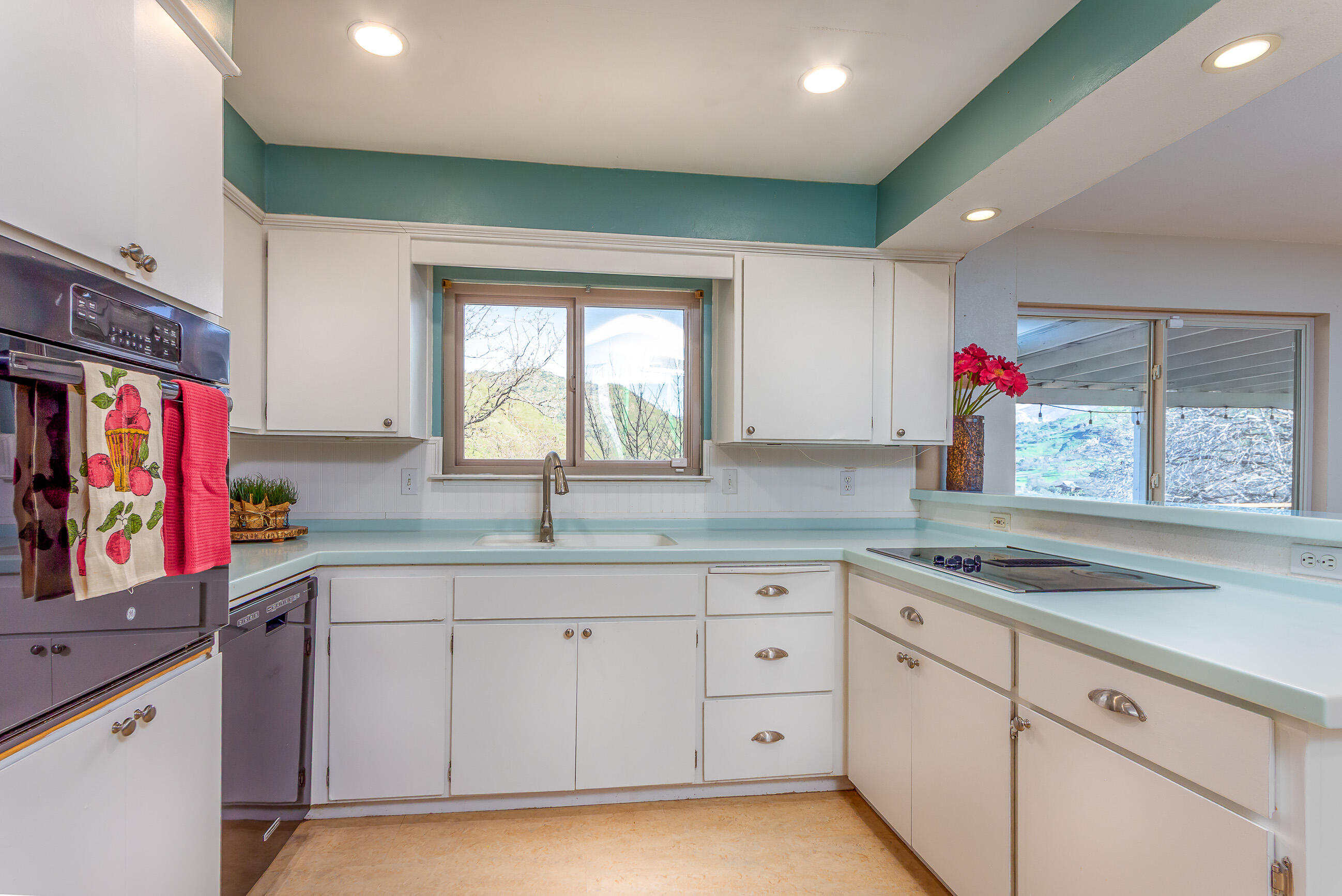 40410 Cherokee Oaks Drive Three Rivers, CA 93271 - Photo 7 of 30 -