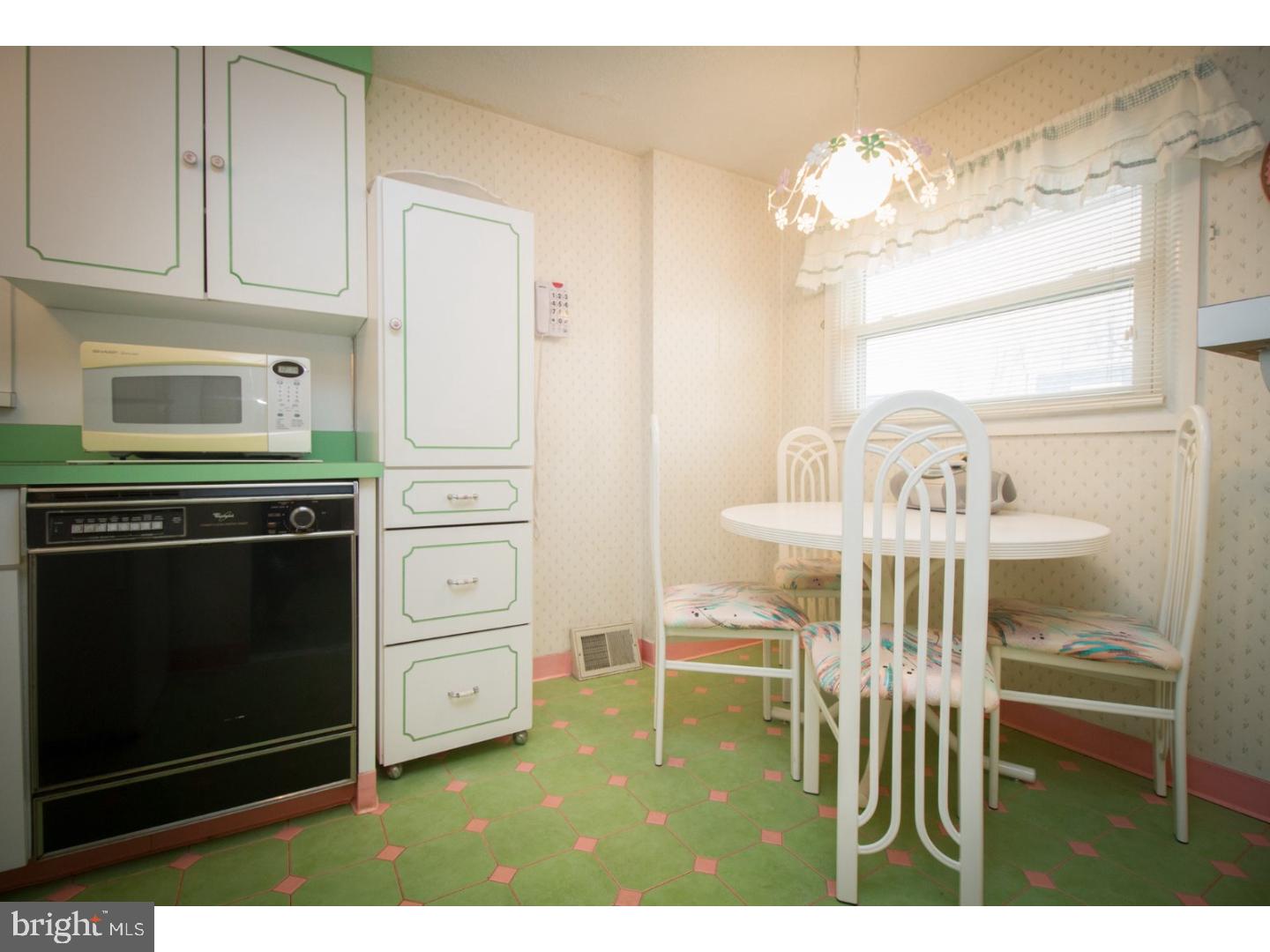 2808 Shipley Road Philadelphia, PA 19152 - Photo 12 of 22 Kitchen