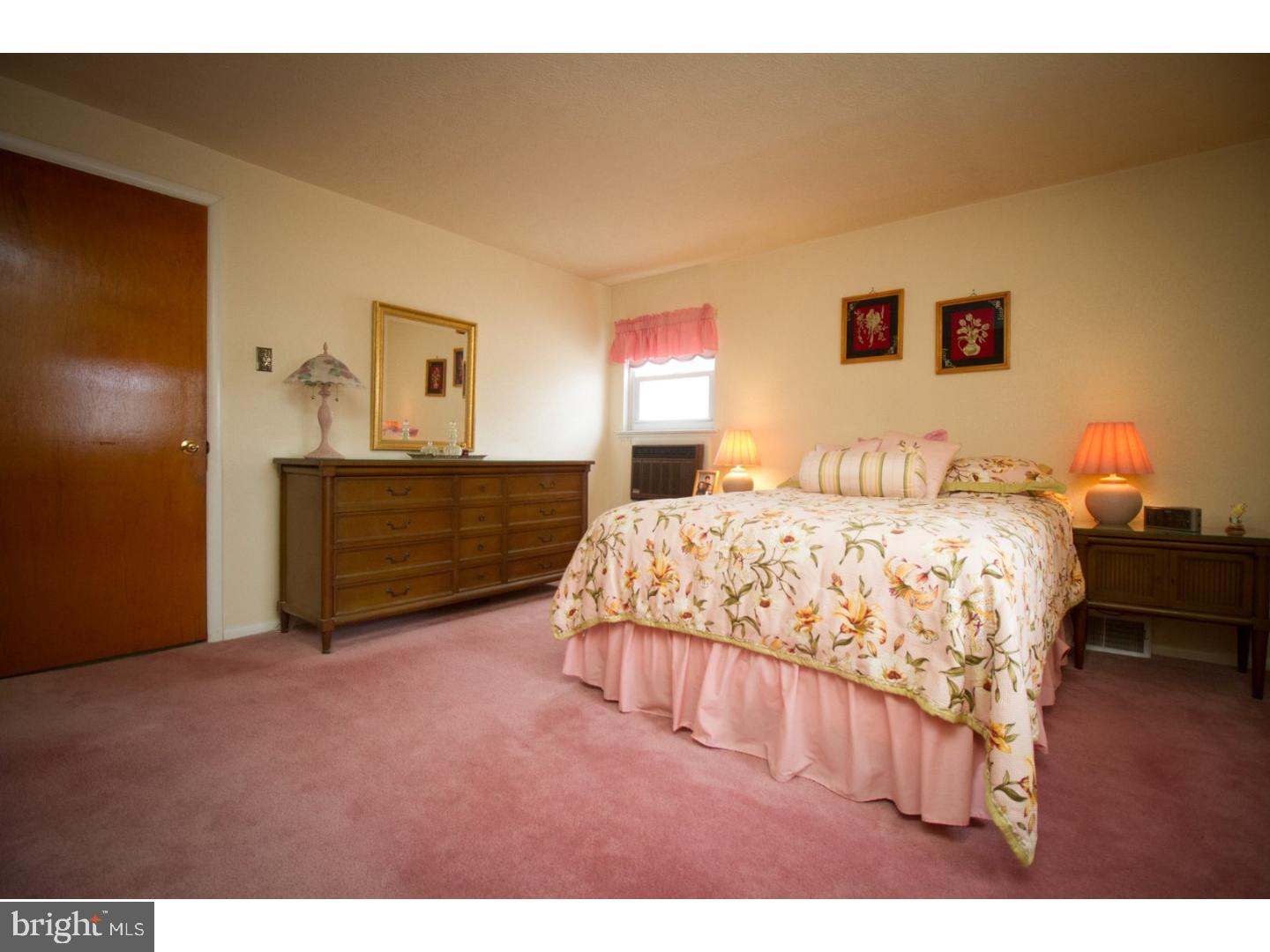 2808 Shipley Road Philadelphia, PA 19152 - Photo 13 of 22 Bedroom - Main