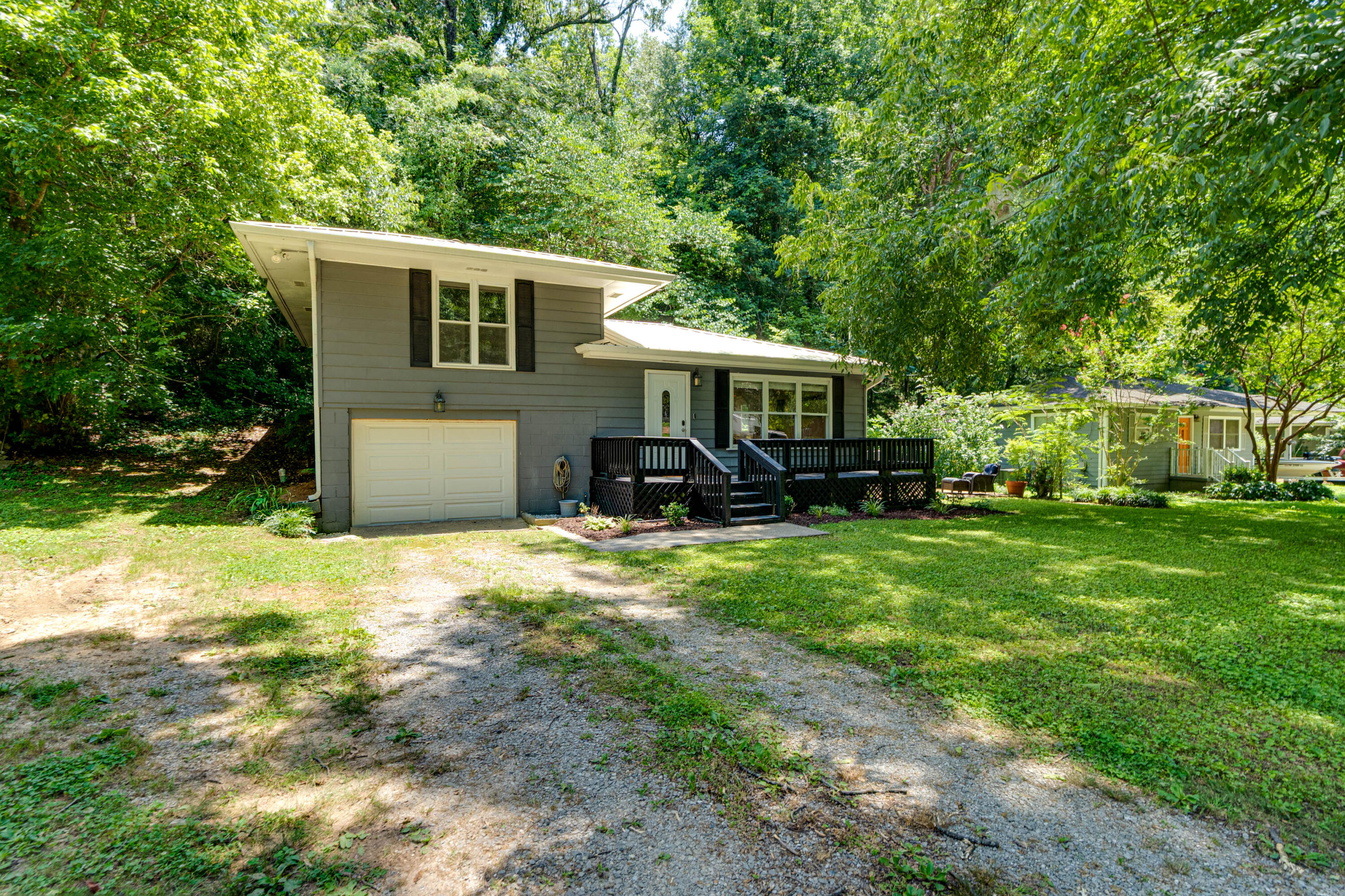 510 Lullwater Road Chattanooga, TN 37405 - Photo 3 of 26 510 Lullwater-3