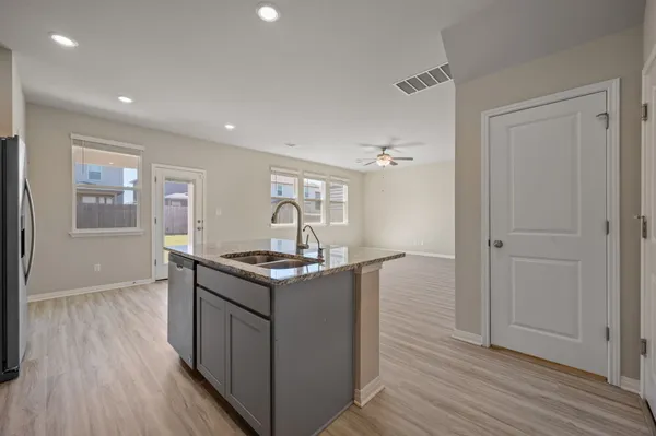 $2,000 | 529 View Drive, Georgetown, TX 78628