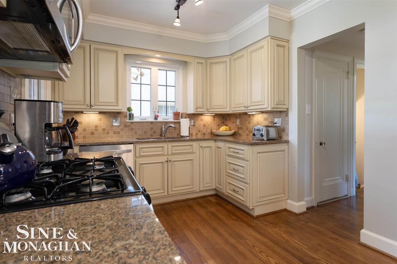 274 Moran Road Grosse Pointe Farms, MI 48236 - Photo 12 of 44
