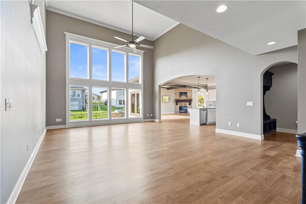 15825 Howe Street Overland Park, KS 66224 - Photo 3 of 49