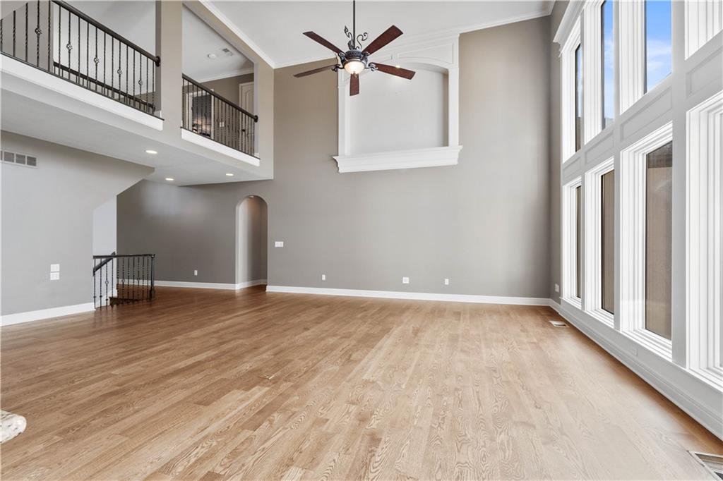 15825 Howe Street Overland Park, KS 66224 - Photo 6 of 49