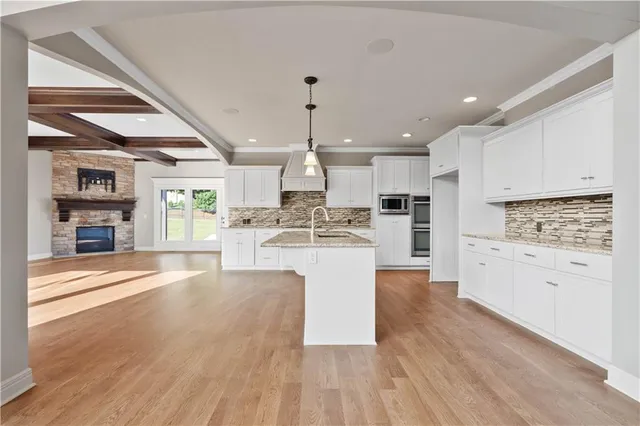 $1,279,000 | 15825 Howe Street, Overland Park, KS 66224